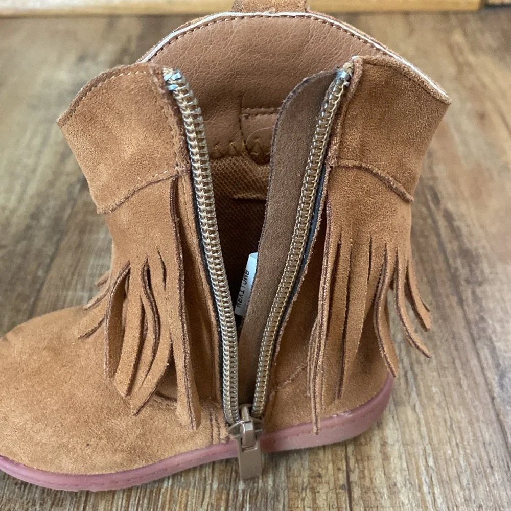 toddler brown zip up moccasin boots with fringe size 4